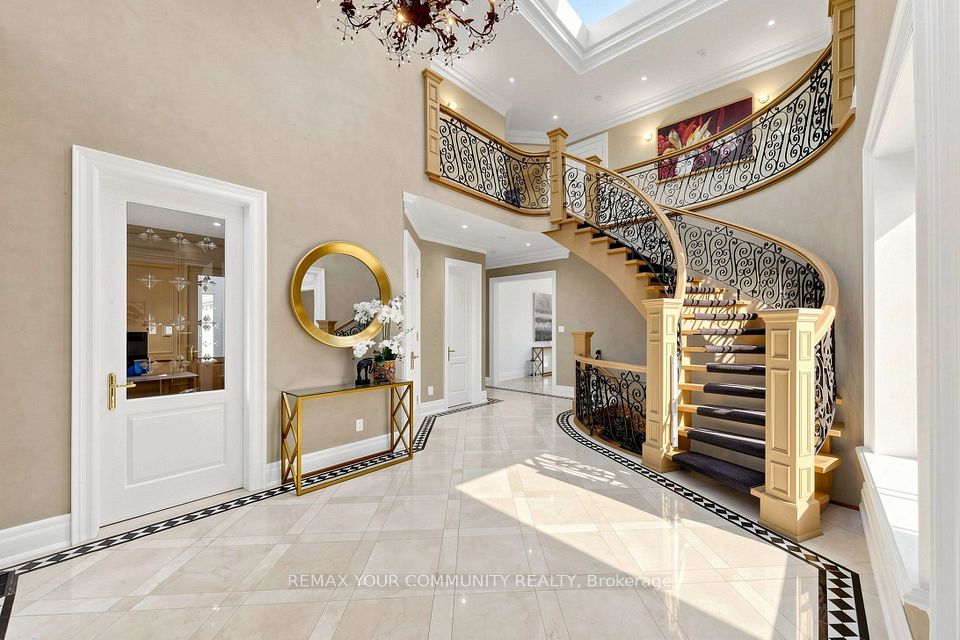 9 Bayview Forest Lane, Markham, ON L3T 7S4 12