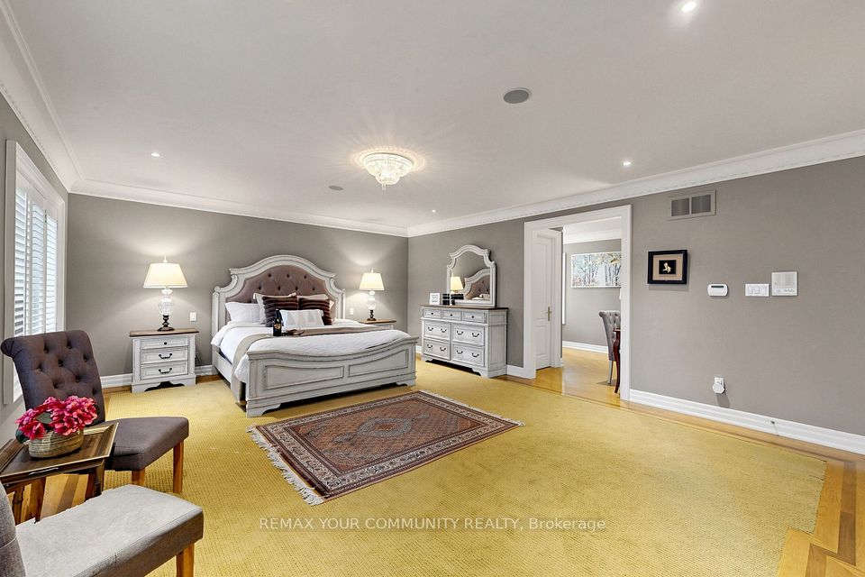 9 Bayview Forest Lane, Markham, ON L3T 7S4 24