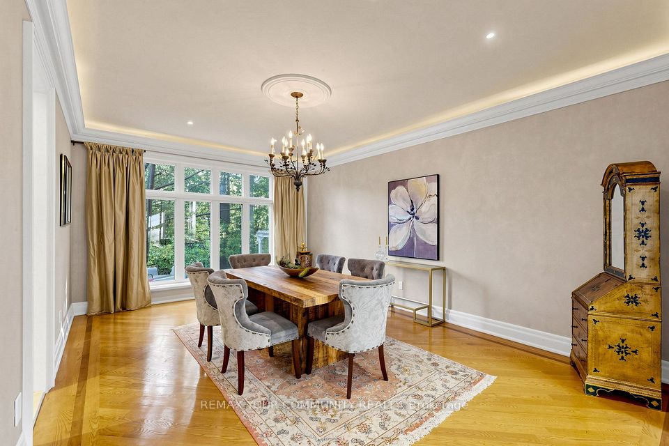 9 Bayview Forest Lane, Markham, ON L3T 7S4 8
