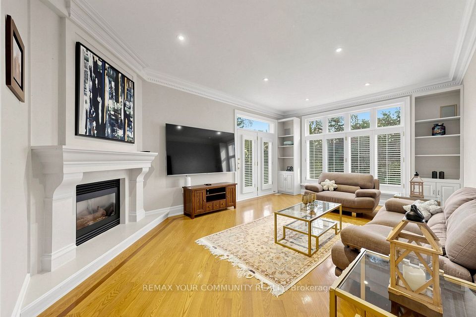 9 Bayview Forest Lane, Markham, ON L3T 7S4 17