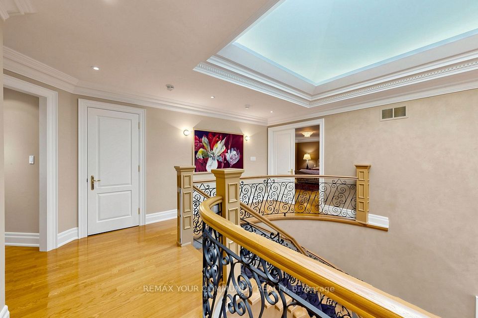 9 Bayview Forest Lane, Markham, ON L3T 7S4 22