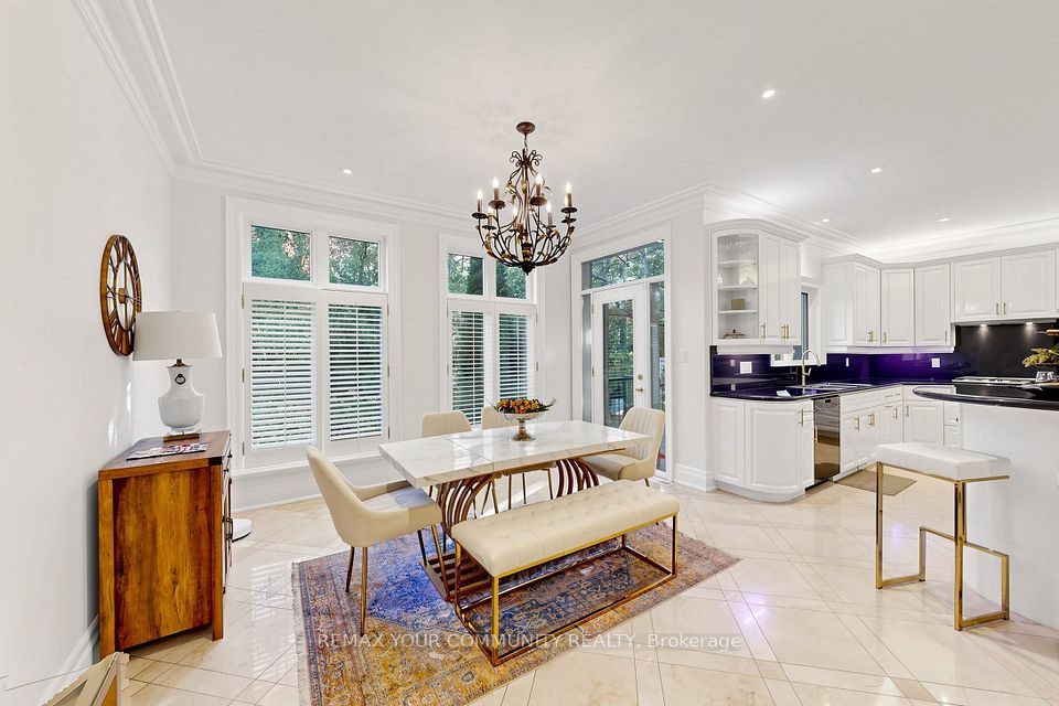9 Bayview Forest Lane, Markham, ON L3T 7S4 13