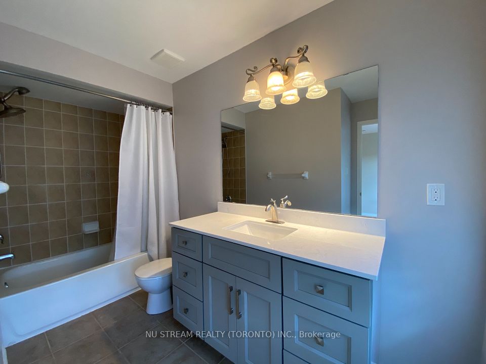 133 Selwyn Road, Richmond Hill, ON L4E 5E5 15