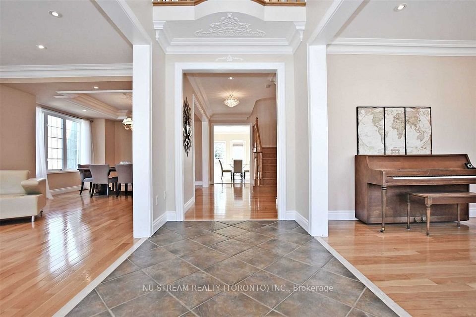 133 Selwyn Road, Richmond Hill, ON L4E 5E5 3