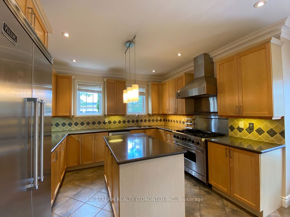 133 Selwyn Road, Richmond Hill, ON L4E 5E5 7