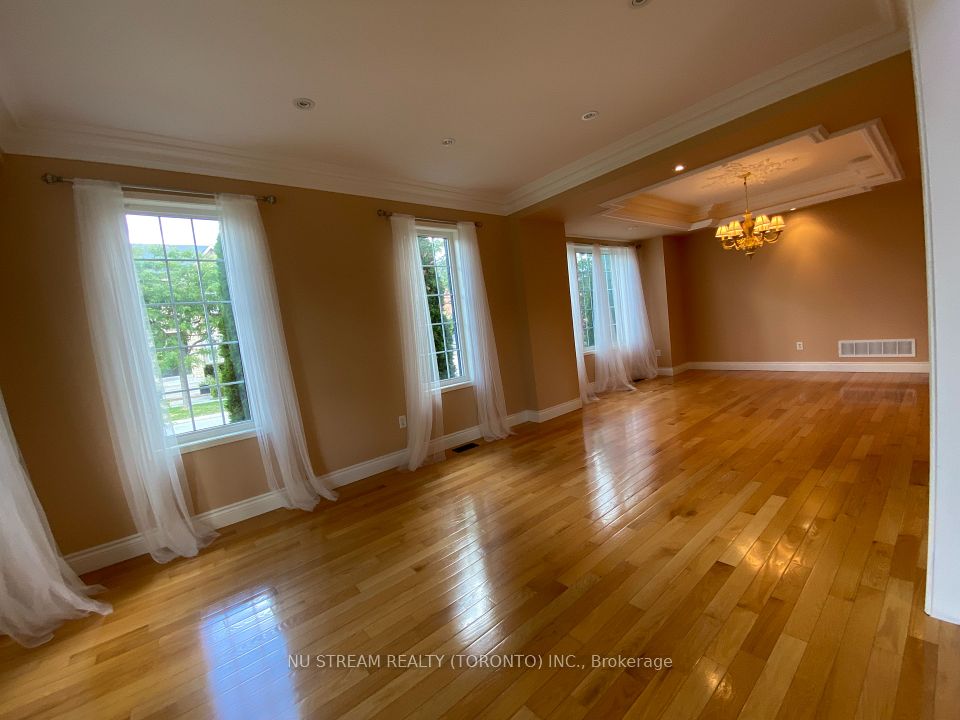 133 Selwyn Road, Richmond Hill, ON L4E 5E5 22