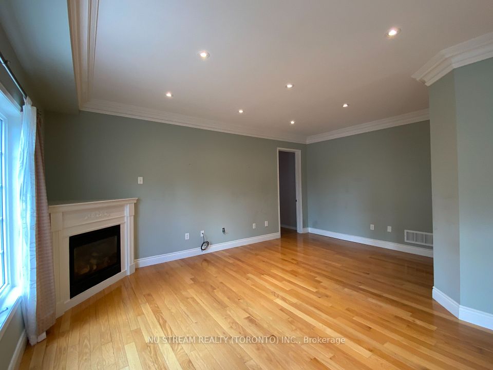 133 Selwyn Road, Richmond Hill, ON L4E 5E5 8