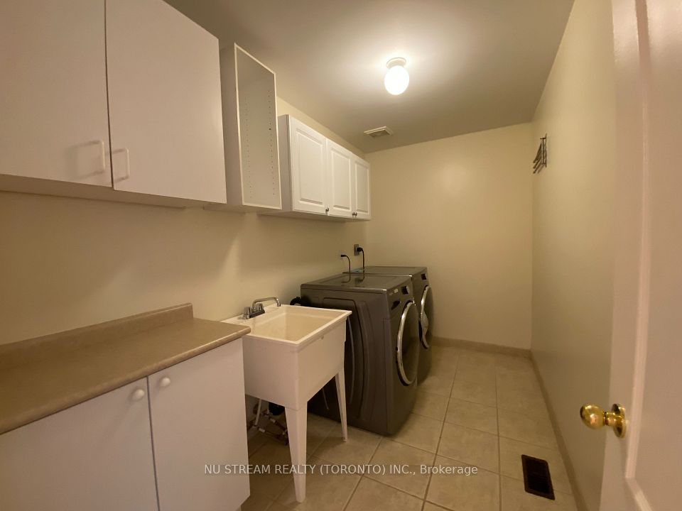 133 Selwyn Road, Richmond Hill, ON L4E 5E5 16