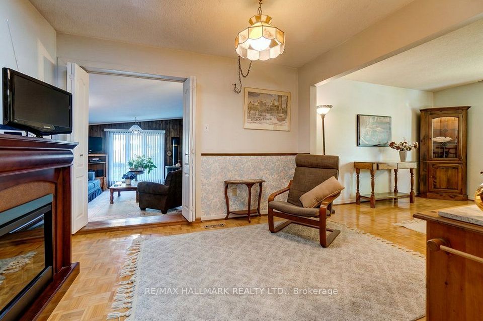 59 Mayvern Crescent, Richmond Hill, ON L4C 5J6 13