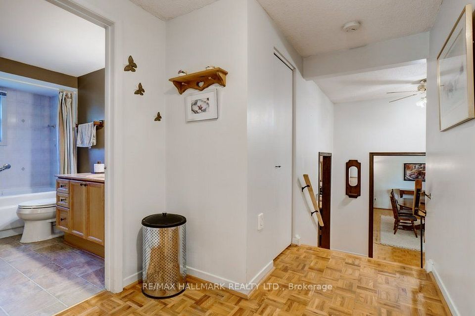 59 Mayvern Crescent, Richmond Hill, ON L4C 5J6 21