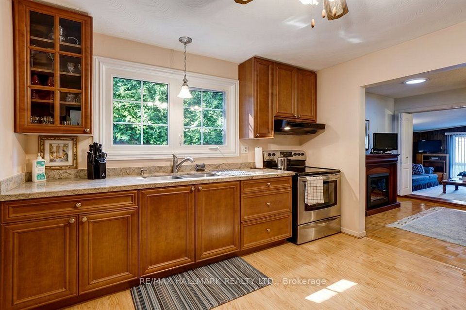 59 Mayvern Crescent, Richmond Hill, ON L4C 5J6 18