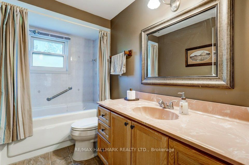59 Mayvern Crescent, Richmond Hill, ON L4C 5J6 25