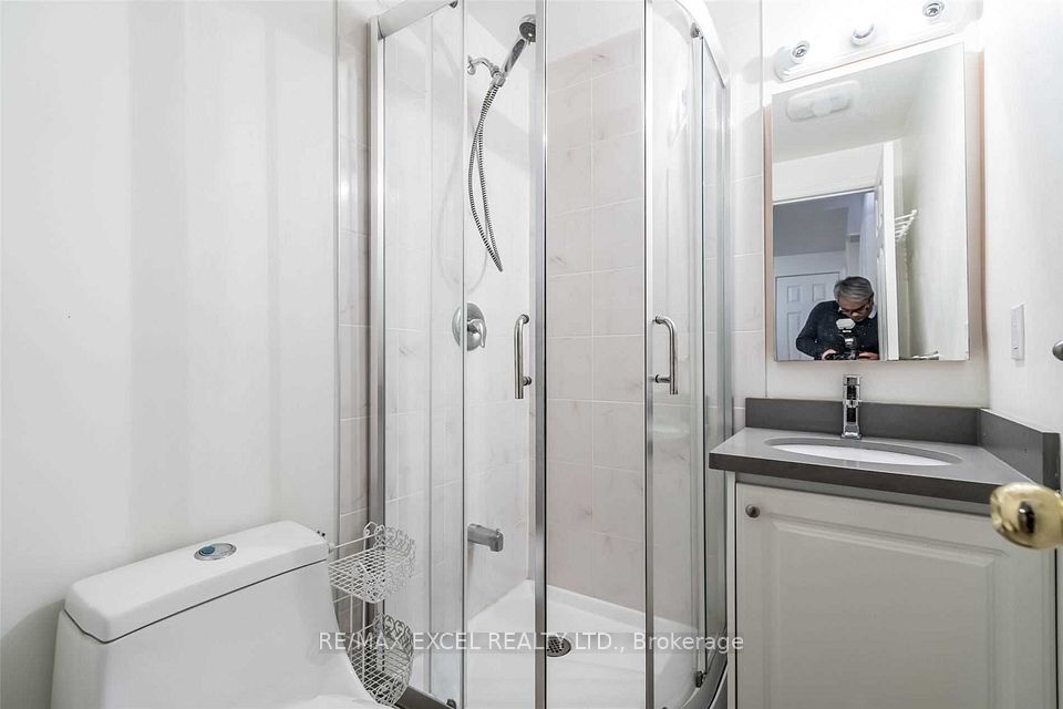 125 Mary Pearson Drive Bsmt, Markham, ON L3S 3E9 5