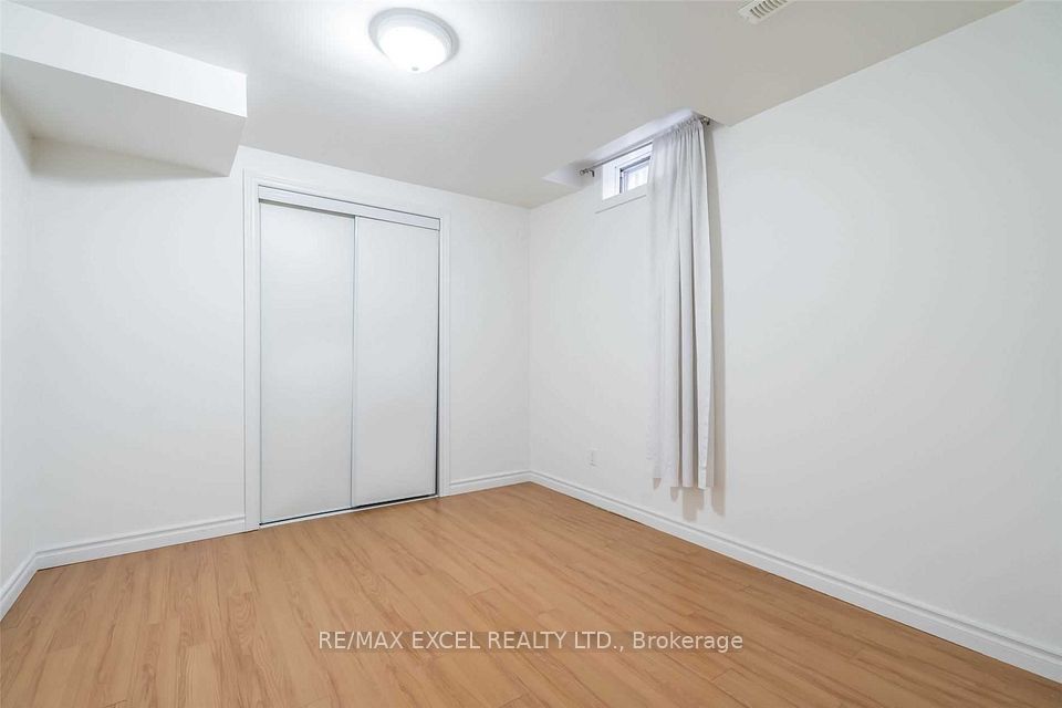 125 Mary Pearson Drive Bsmt, Markham, ON L3S 3E9 6