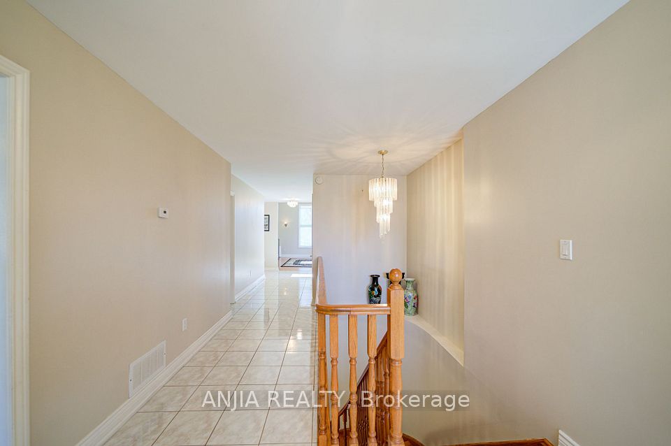 9725 Keele Street, Vaughan, ON L6A 3Y5 10