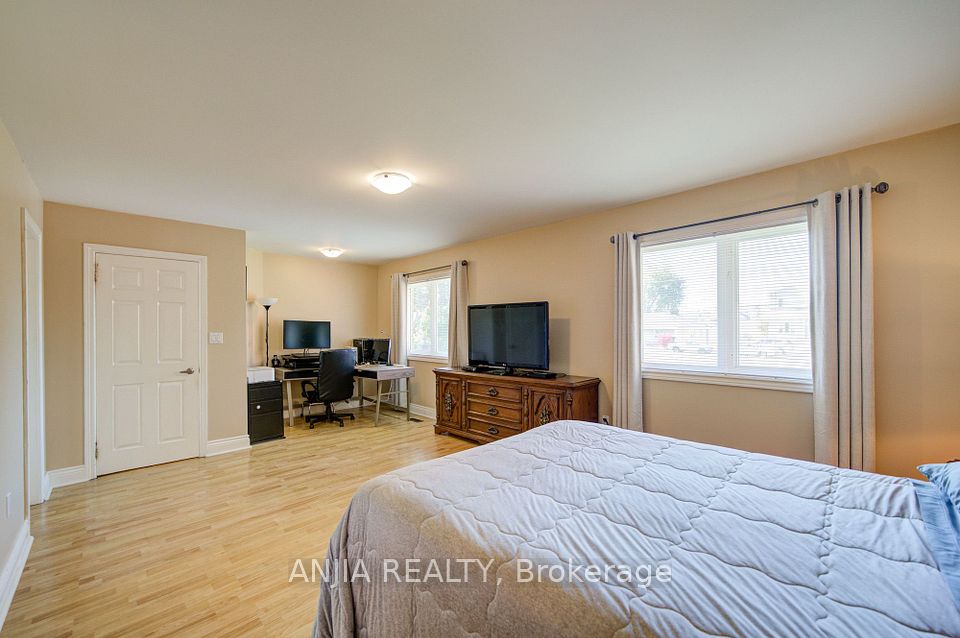 9725 Keele Street, Vaughan, ON L6A 3Y5 18