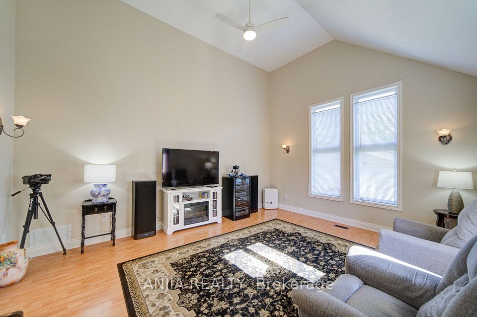 9725 Keele Street, Vaughan, ON L6A 3Y5 11
