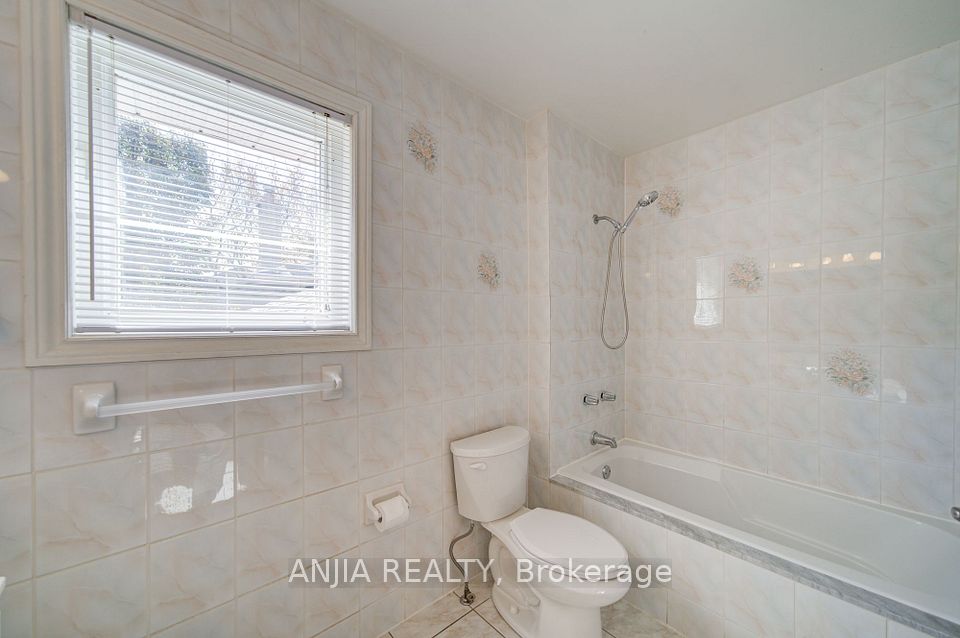 9725 Keele Street, Vaughan, ON L6A 3Y5 23
