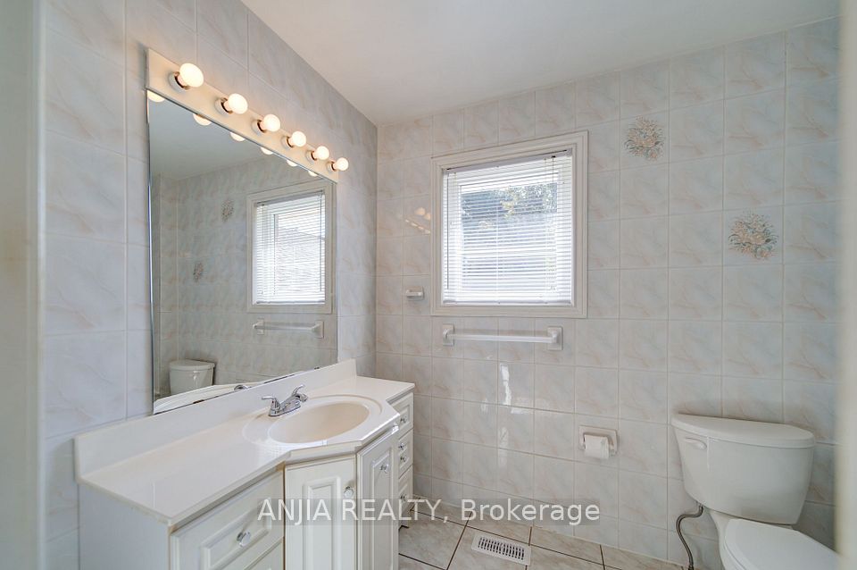 9725 Keele Street, Vaughan, ON L6A 3Y5 22