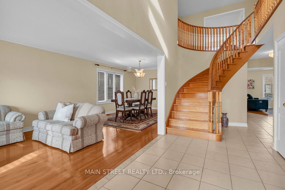 9 Emily Court, Richmond Hill, ON L4E 4E5 4