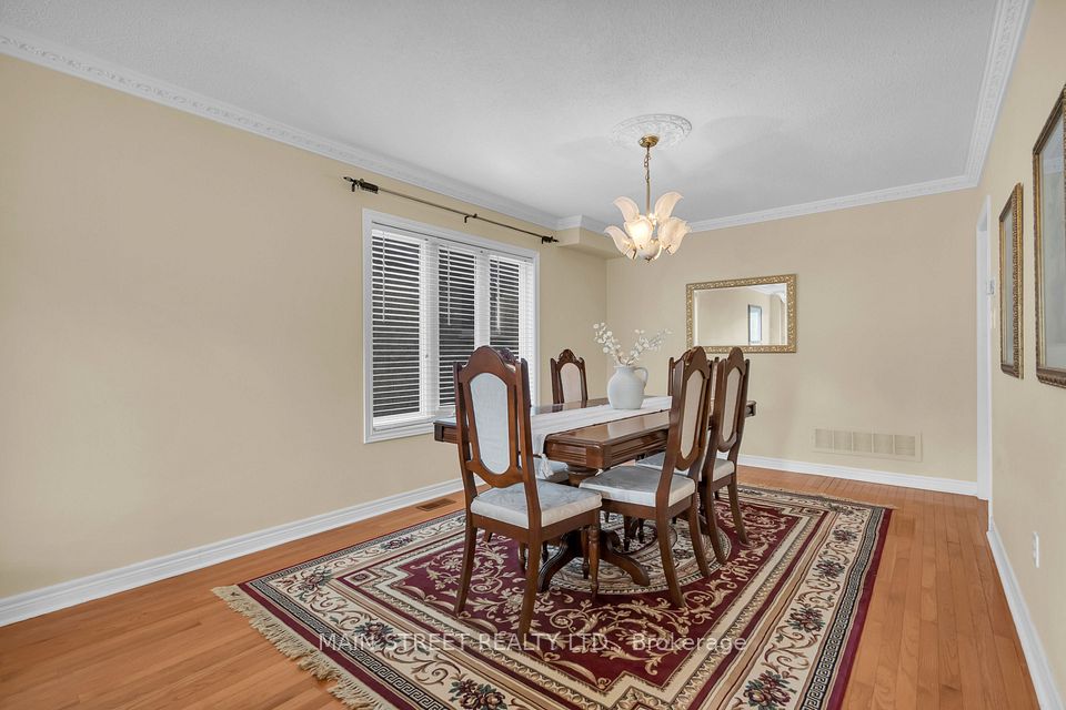 9 Emily Court, Richmond Hill, ON L4E 4E5 8