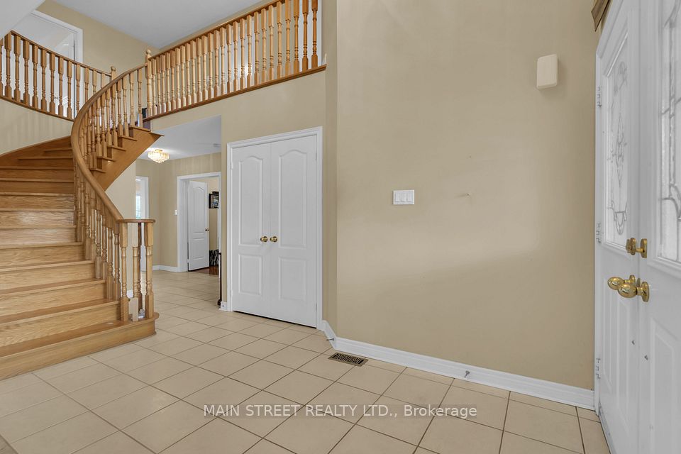 9 Emily Court, Richmond Hill, ON L4E 4E5 6
