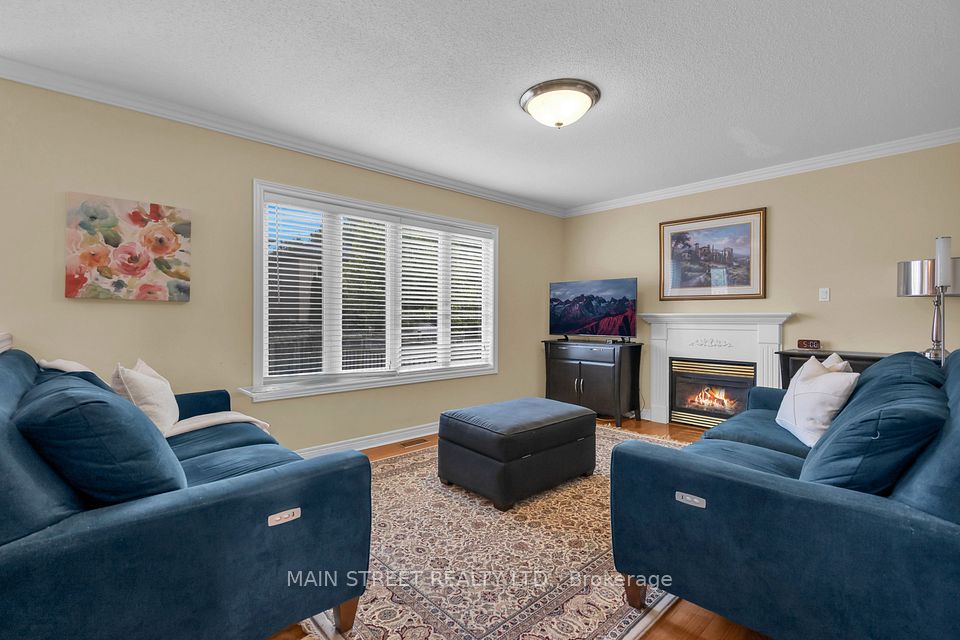 9 Emily Court, Richmond Hill, ON L4E 4E5 14