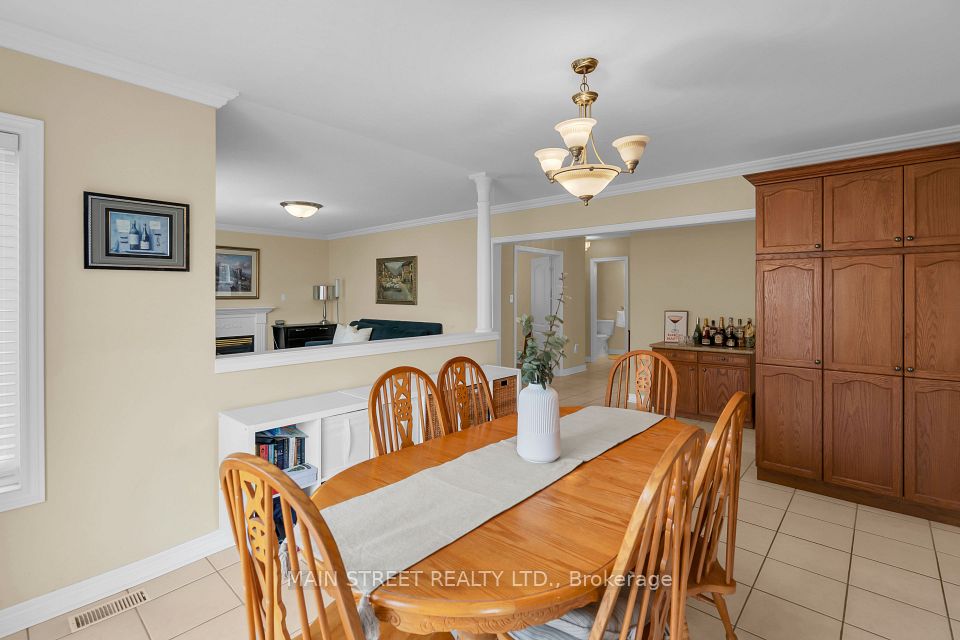 9 Emily Court, Richmond Hill, ON L4E 4E5 12