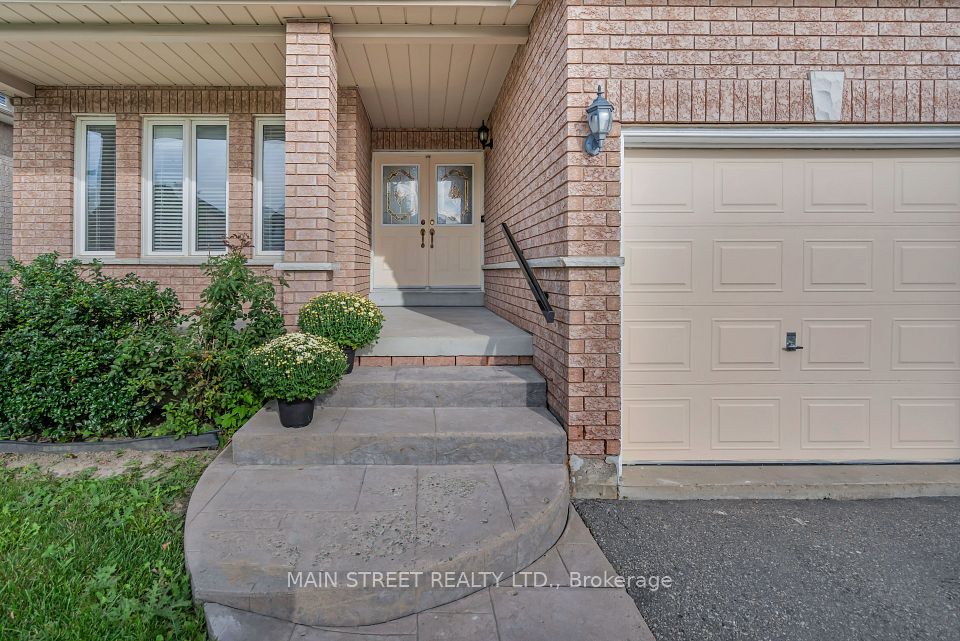 9 Emily Court, Richmond Hill, ON L4E 4E5 2
