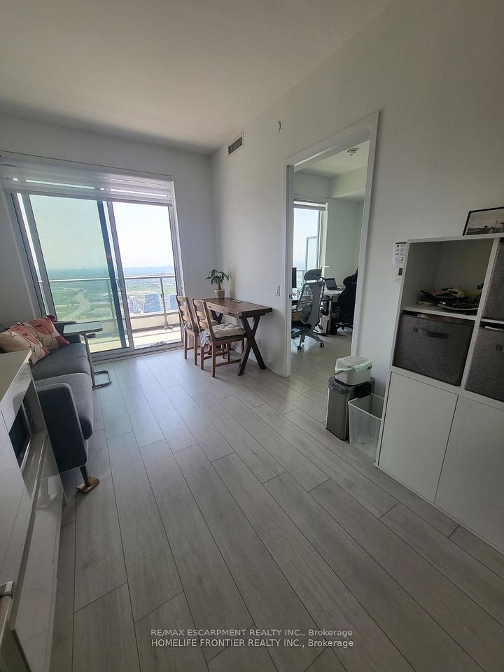 950 Portage Parkway 5807, Vaughan, ON L4K 0J7 17