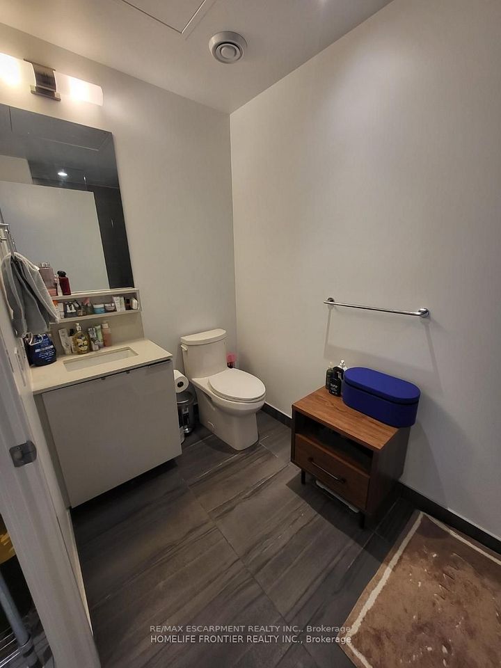 950 Portage Parkway 5807, Vaughan, ON L4K 0J7 10