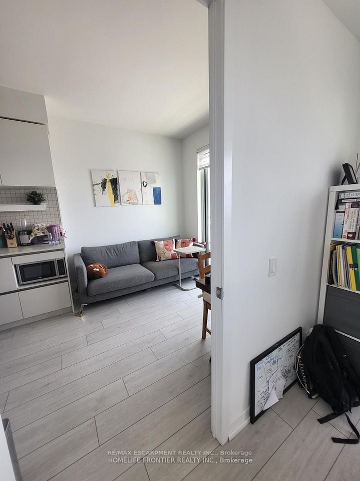 950 Portage Parkway 5807, Vaughan, ON L4K 0J7 9