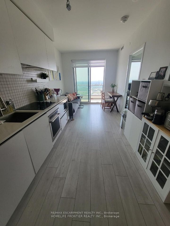950 Portage Parkway 5807, Vaughan, ON L4K 0J7 14