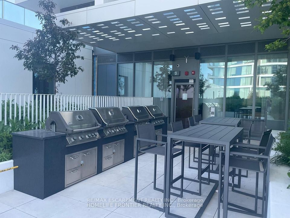 950 Portage Parkway 5807, Vaughan, ON L4K 0J7 22