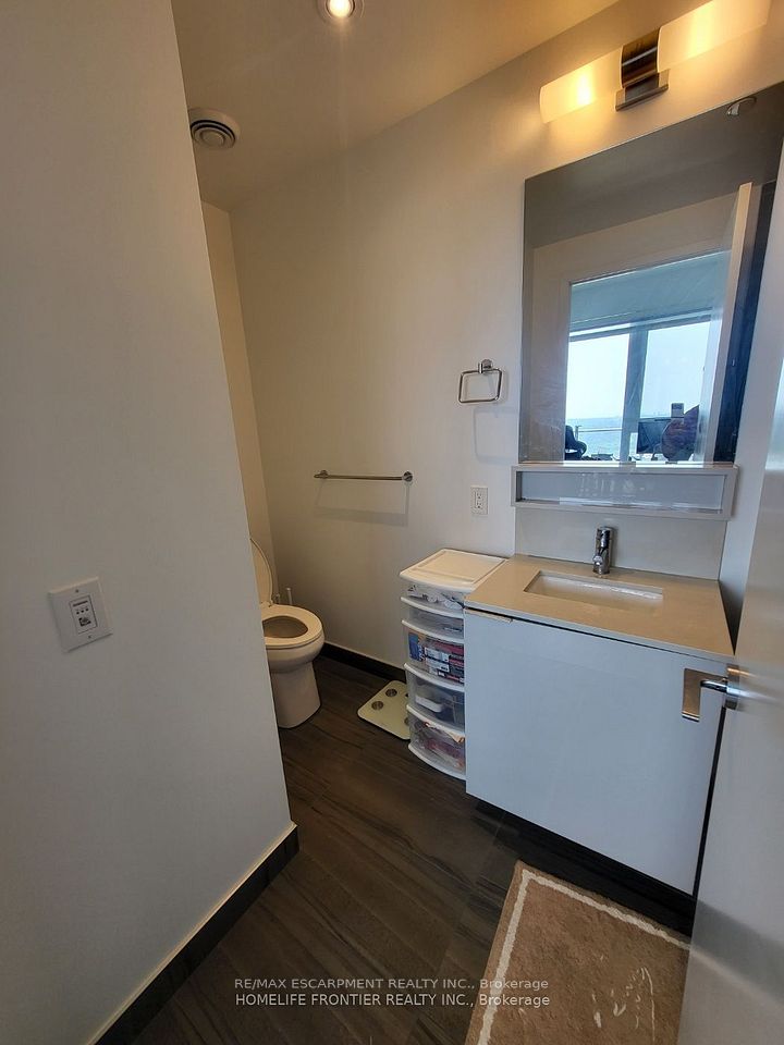 950 Portage Parkway 5807, Vaughan, ON L4K 0J7 15