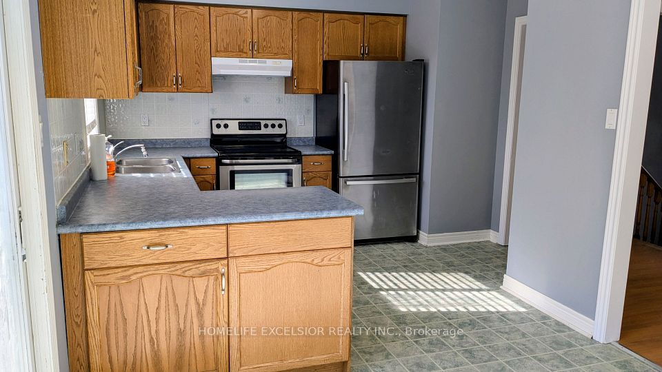 25 Amberview Drive Upper Unit, Georgina, ON L4P 3X8 5