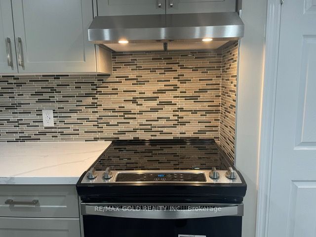 48 Andress Way Main Floor Plus Basement, Markham, ON L3S 0E9 3