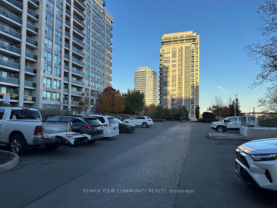 50 Disera Drive 1207, Vaughan, ON L4J 9E9 2