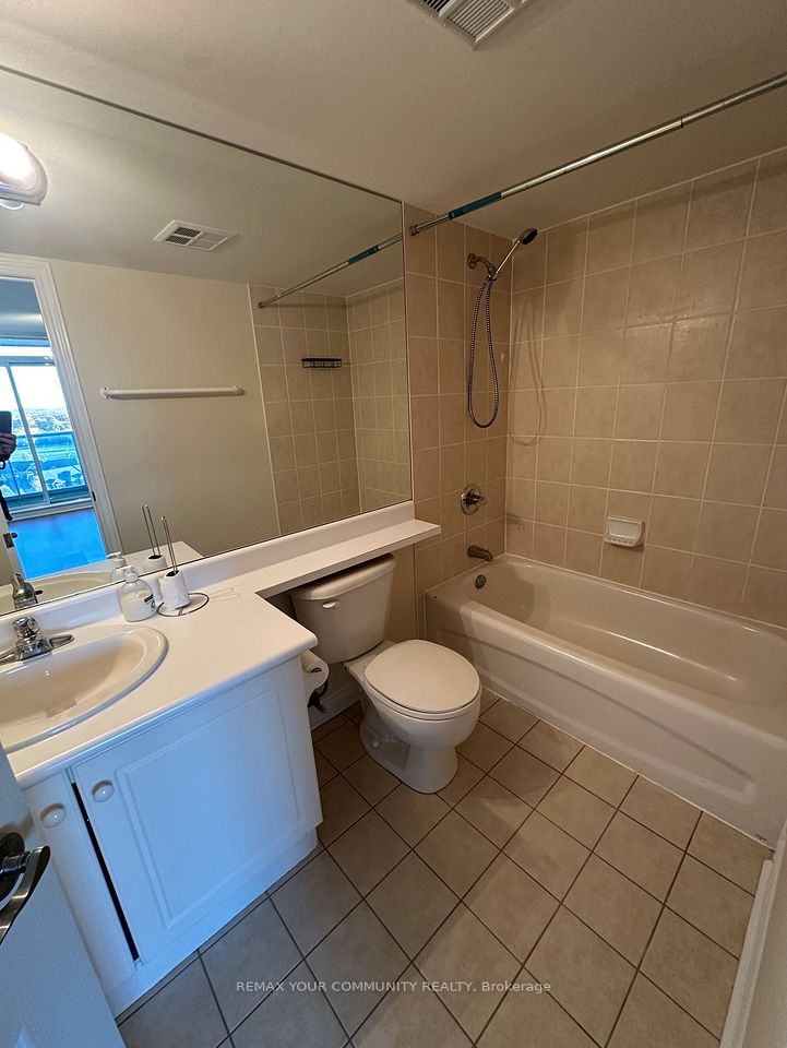 50 Disera Drive 1207, Vaughan, ON L4J 9E9 12