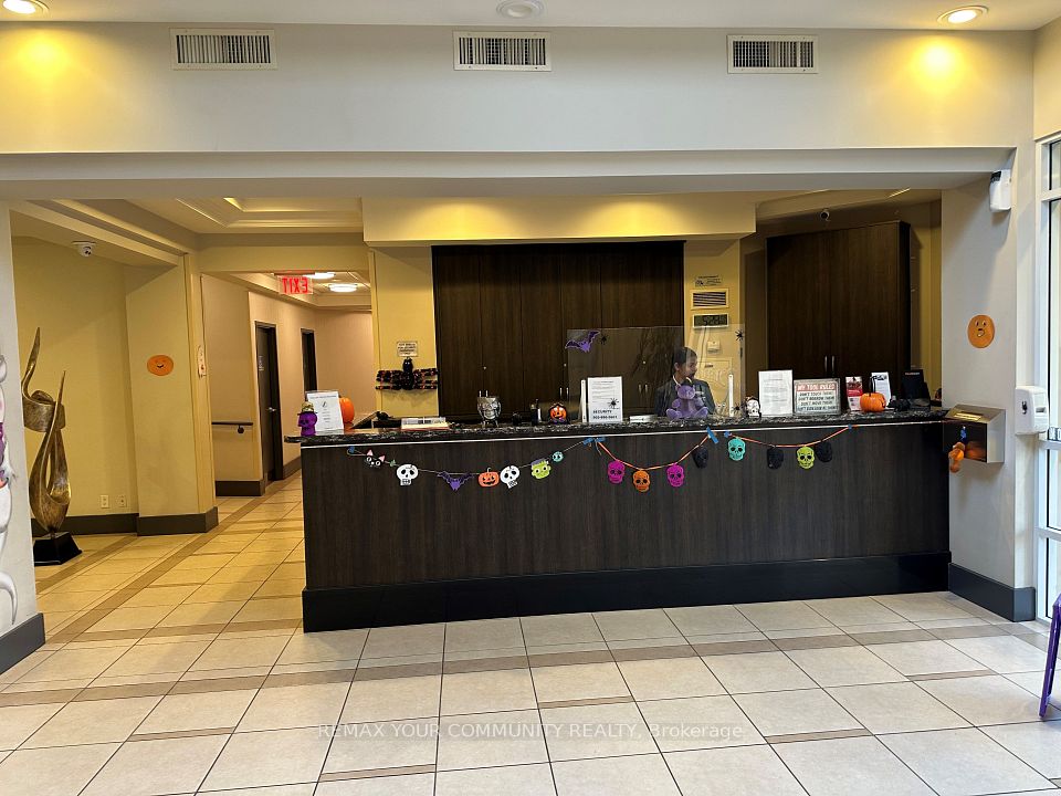 50 Disera Drive 1207, Vaughan, ON L4J 9E9 4