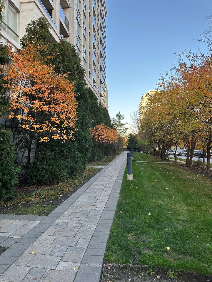 50 Disera Drive 1207, Vaughan, ON L4J 9E9 14