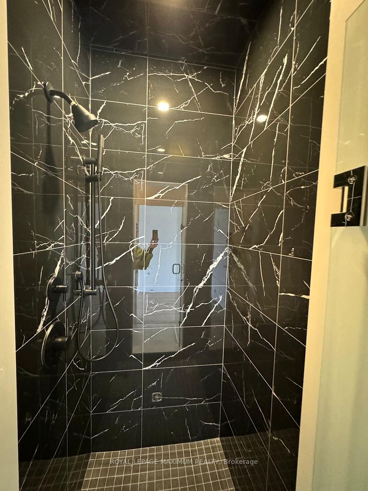 82 Paradox Street, Vaughan, ON L4L 1A7 18