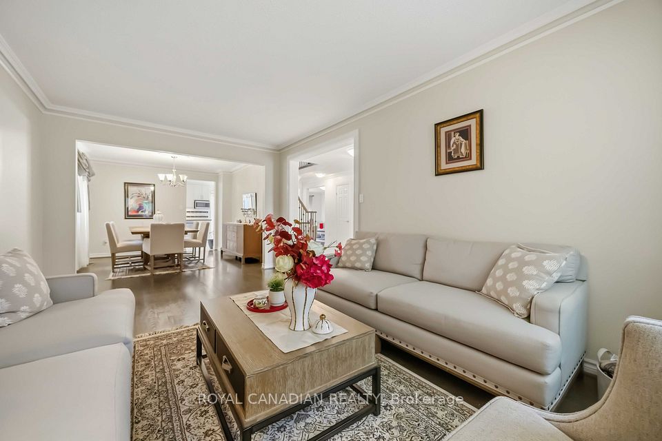 135 Tilman Circle, Markham, ON L3P 6A4 9