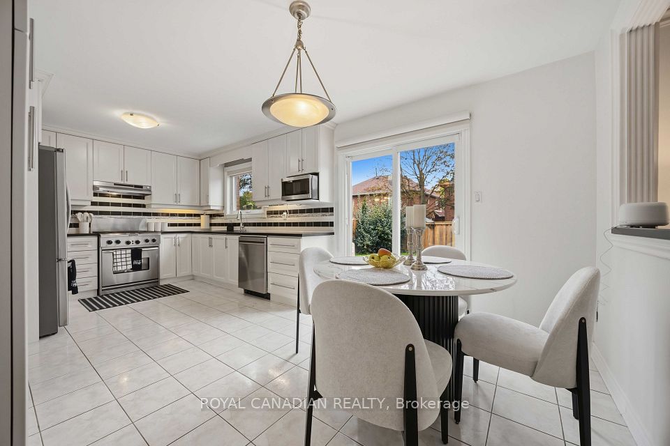 135 Tilman Circle, Markham, ON L3P 6A4 18