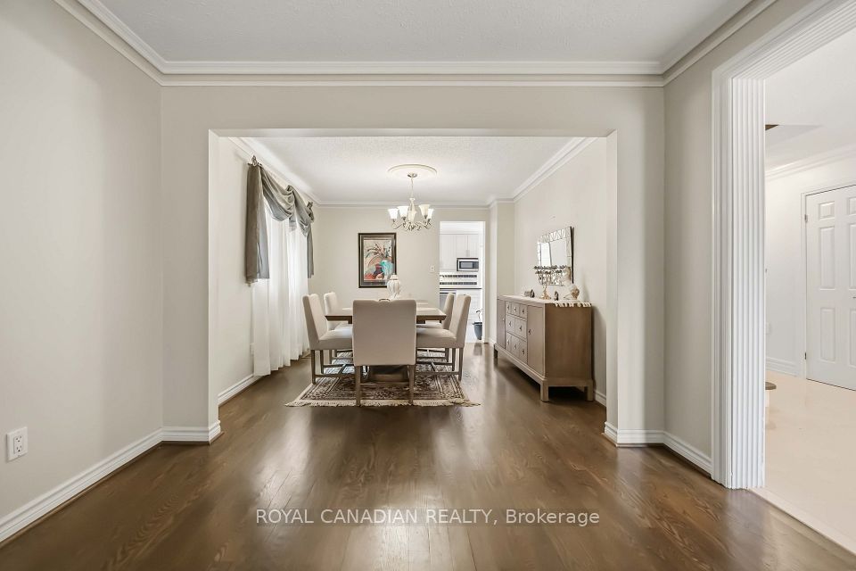 135 Tilman Circle, Markham, ON L3P 6A4 11