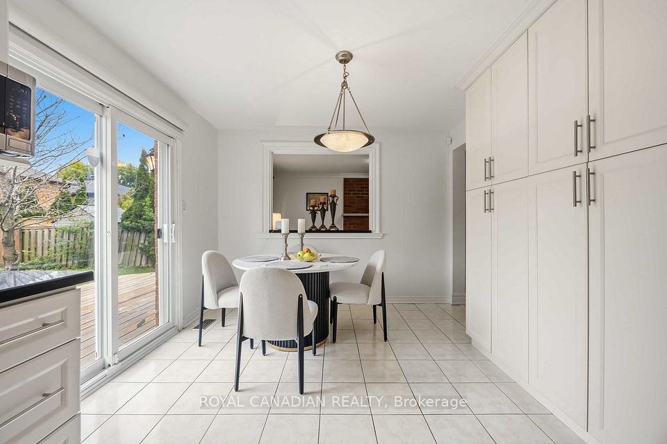 135 Tilman Circle, Markham, ON L3P 6A4 17