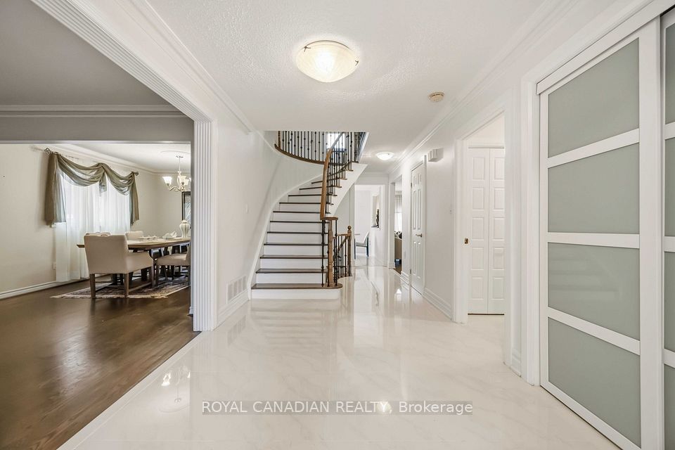 135 Tilman Circle, Markham, ON L3P 6A4 24