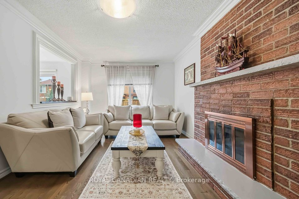 135 Tilman Circle, Markham, ON L3P 6A4 21