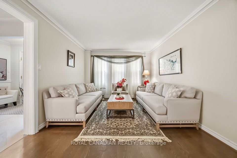 135 Tilman Circle, Markham, ON L3P 6A4 8