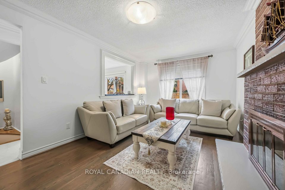 135 Tilman Circle, Markham, ON L3P 6A4 20